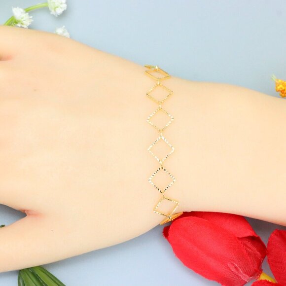 "Elegant & Trendy Bracelet, A Perfect Gift for Women, Thoughtful, EVCH1704 - Picture 8 of 10